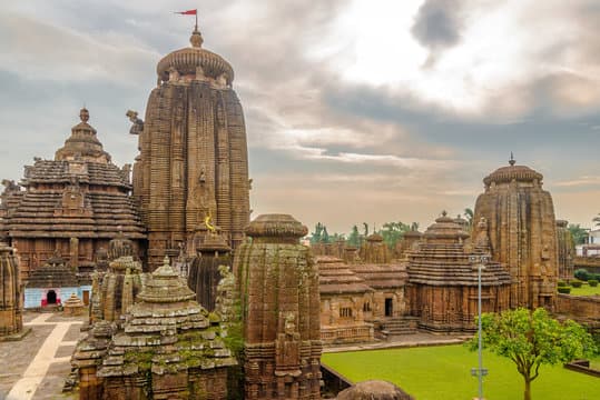 Lingaraj Temple - Temple Yatra with Pravat